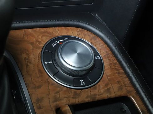 Certified 2022 Nissan Armada SL AWD/4WD image 32