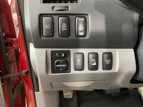 Used 2014 Toyota Tacoma 4x4 Double Cab w/ TRD Off-Road Package image 26