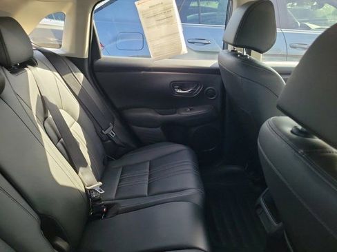 Used 2024 Honda HR-V EX-L image 4