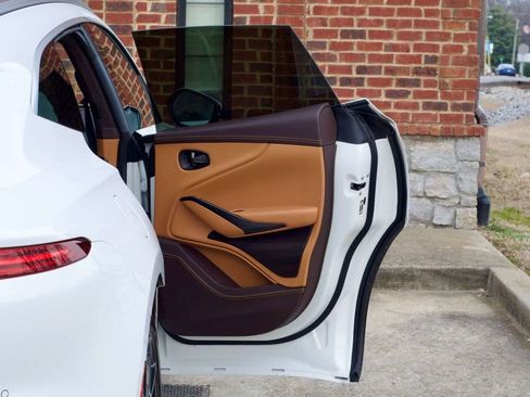 Used 2022 Aston Martin DBX image 46