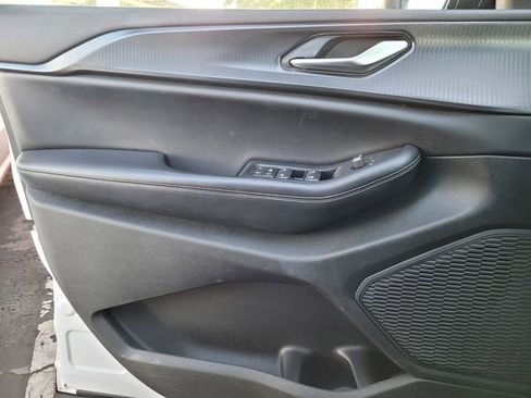 Certified 2023 Jeep Grand Cherokee Altitude image 15