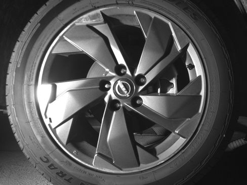 Used 2025 Nissan Rogue SV FWD image 13