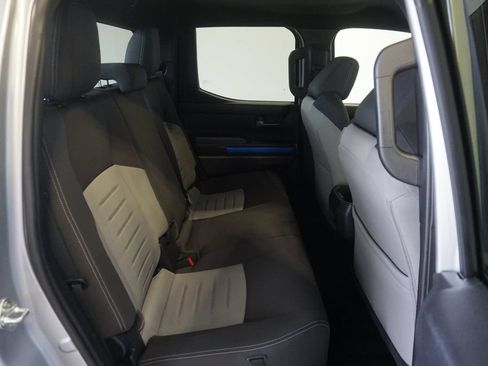 Certified 2025 Toyota Tacoma TRD Off-Road AWD/4WD image 21