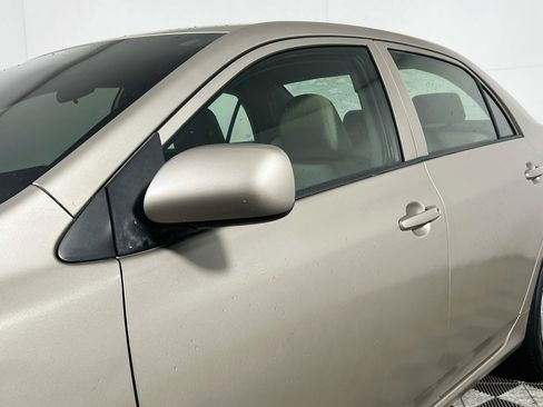 Used 2010 Toyota Corolla LE FWD image 13