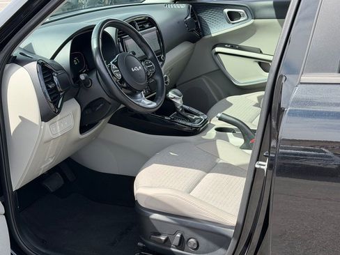Used 2023 Kia Soul EX FWD image 10