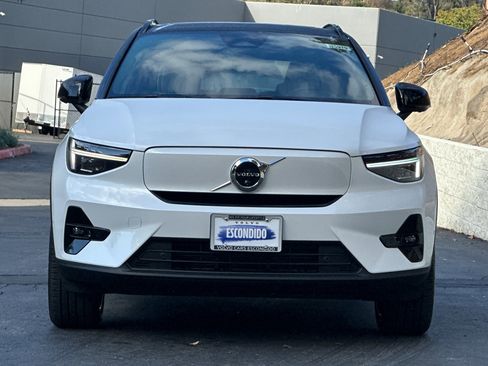 New 2026 Volvo EX40 Plus w/ Climate Package image 3