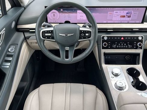 Certified 2025 Genesis GV80 2.5T Select AWD/4WD image 12