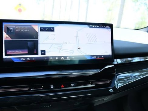 Used 2024 BMW 530i w/ Convenience Package image 31