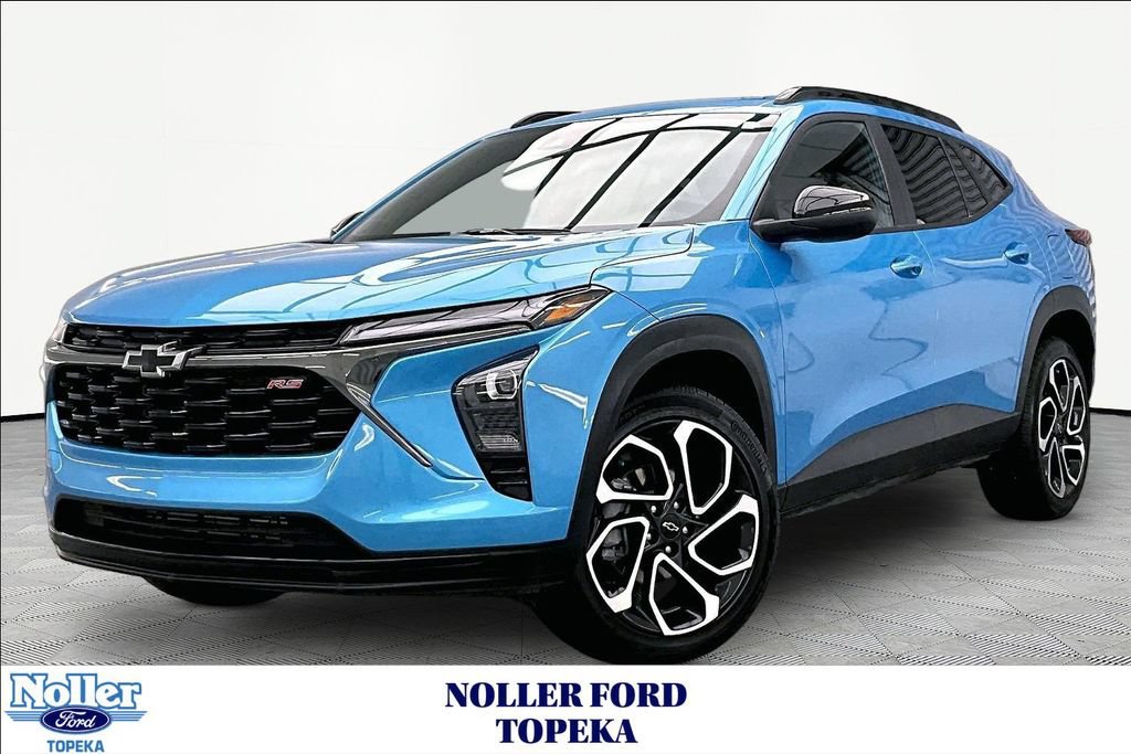 Used 2025 Chevrolet Trax RS w/ Driver Confidence Package FWD image 1