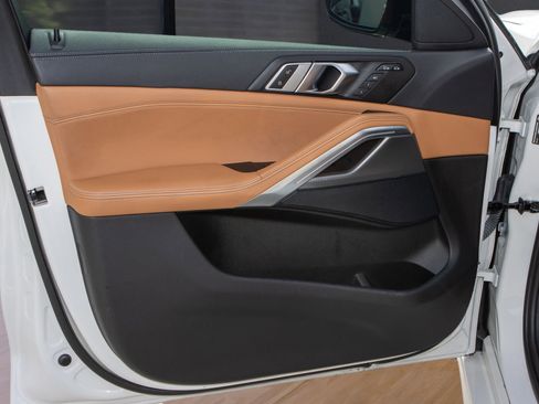 Used 2023 BMW X6 xDrive40i w/ M Sport Package image 11