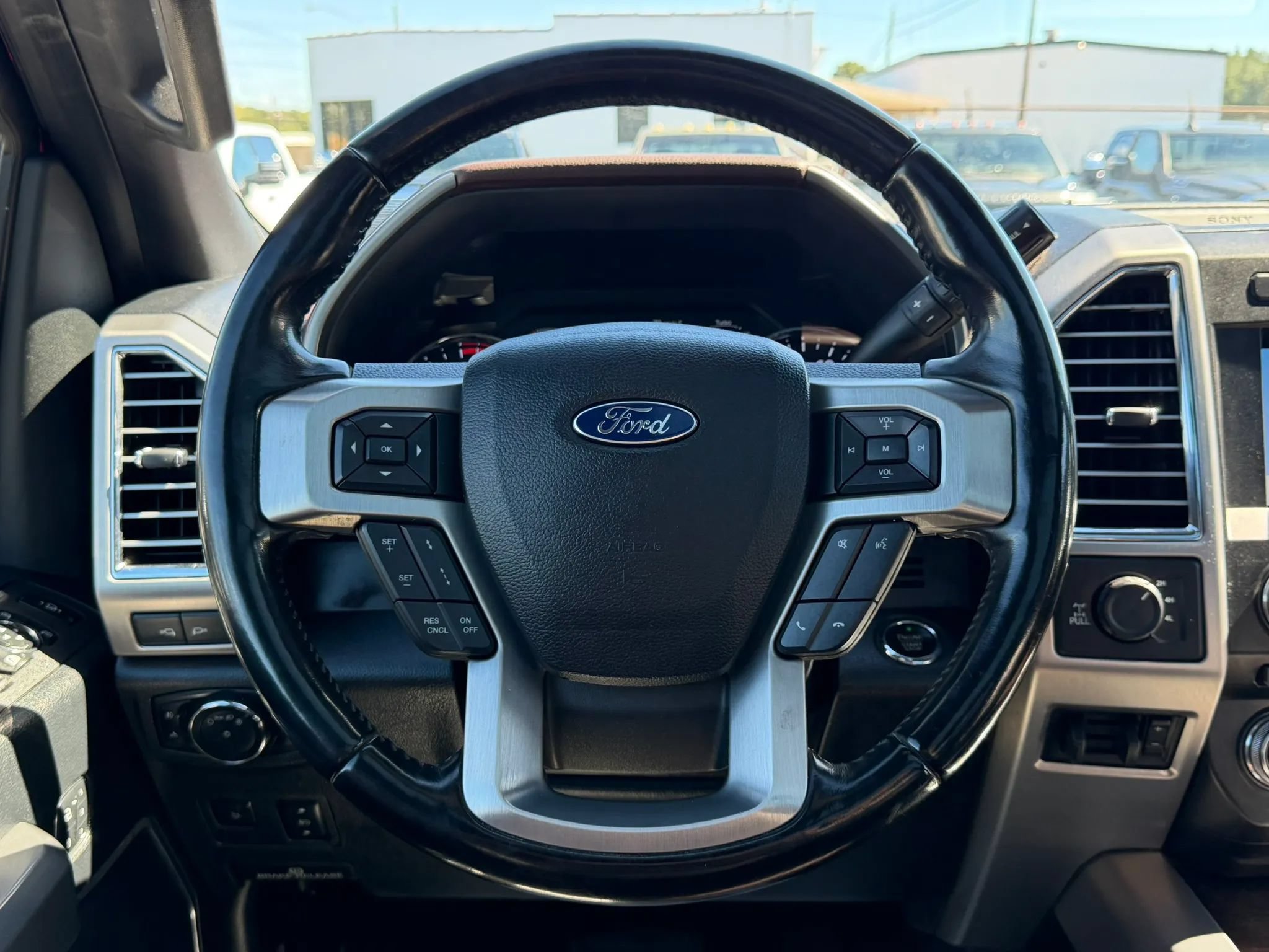 Used 2017 Ford F350 Platinum w/ Platinum Ultimate Package AWD/4WD image 29