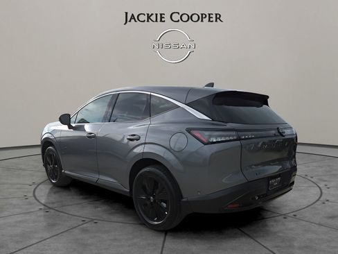 Certified 2025 Nissan Murano SV image 3