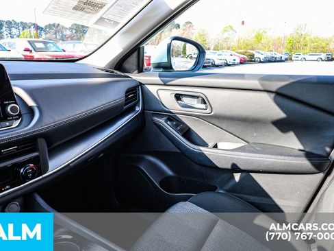 Used 2025 Nissan Rogue SV image 47