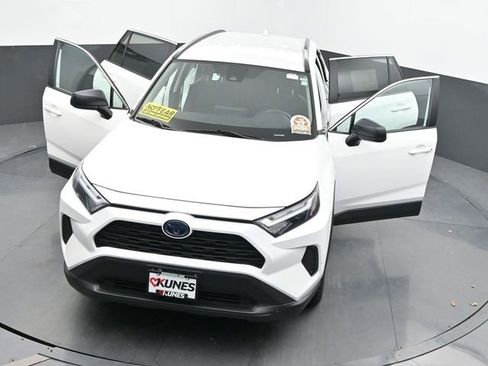Used 2024 Toyota RAV4 LE AWD/4WD image 57
