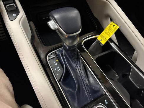 Used 2023 Kia Telluride SX AWD/4WD image 16