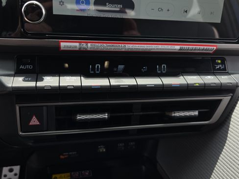 Used 2026 Toyota Camry SE FWD image 13