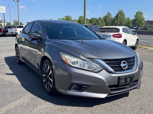 Used 2018 Nissan Altima 2.5 SV FWD image 4