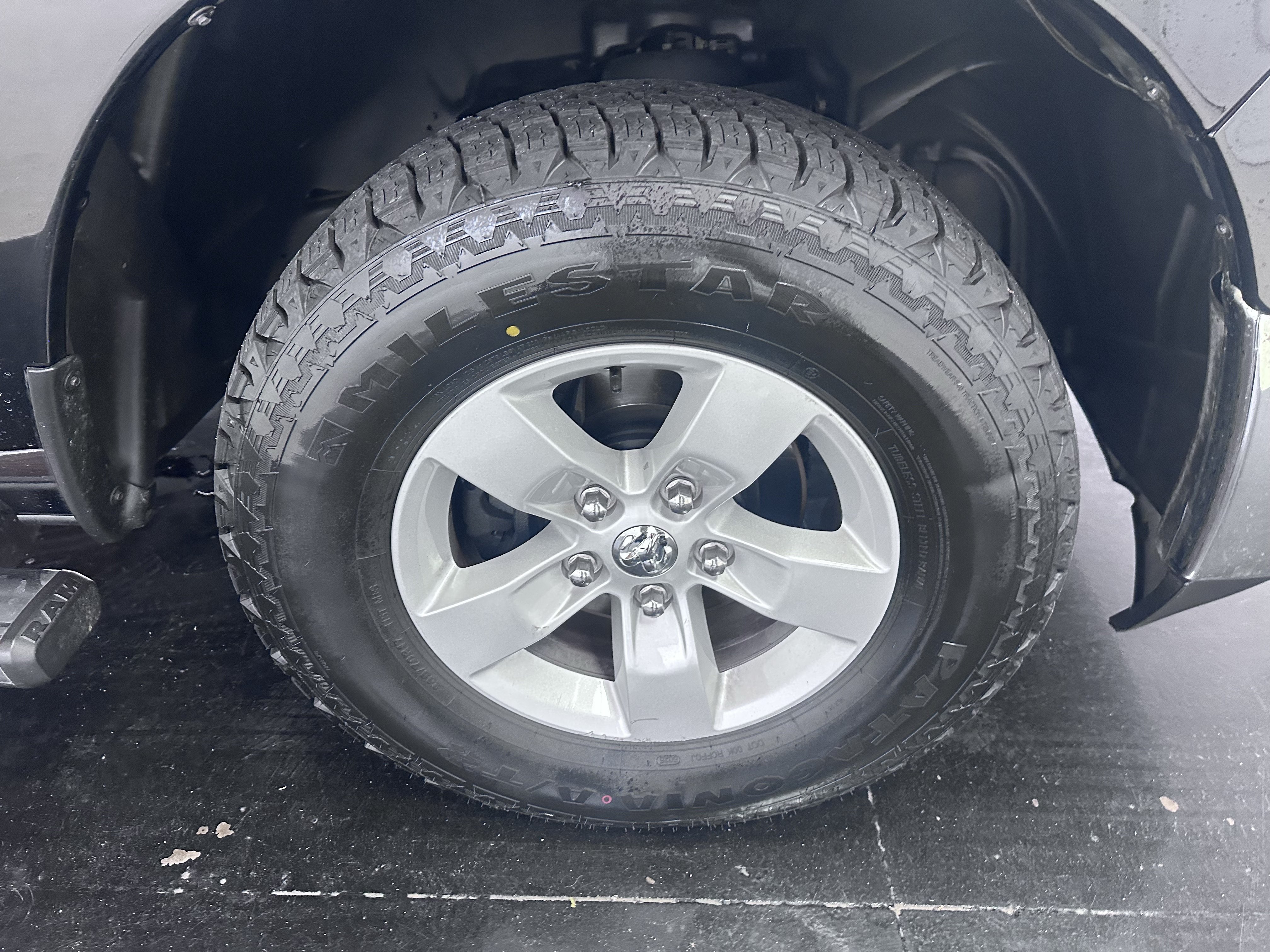 Used 2019 RAM 1500 Classic SLT w/ Luxury Group AWD/4WD image 19