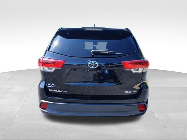 Used 2019 Toyota Highlander XLE AWD/4WD image 6