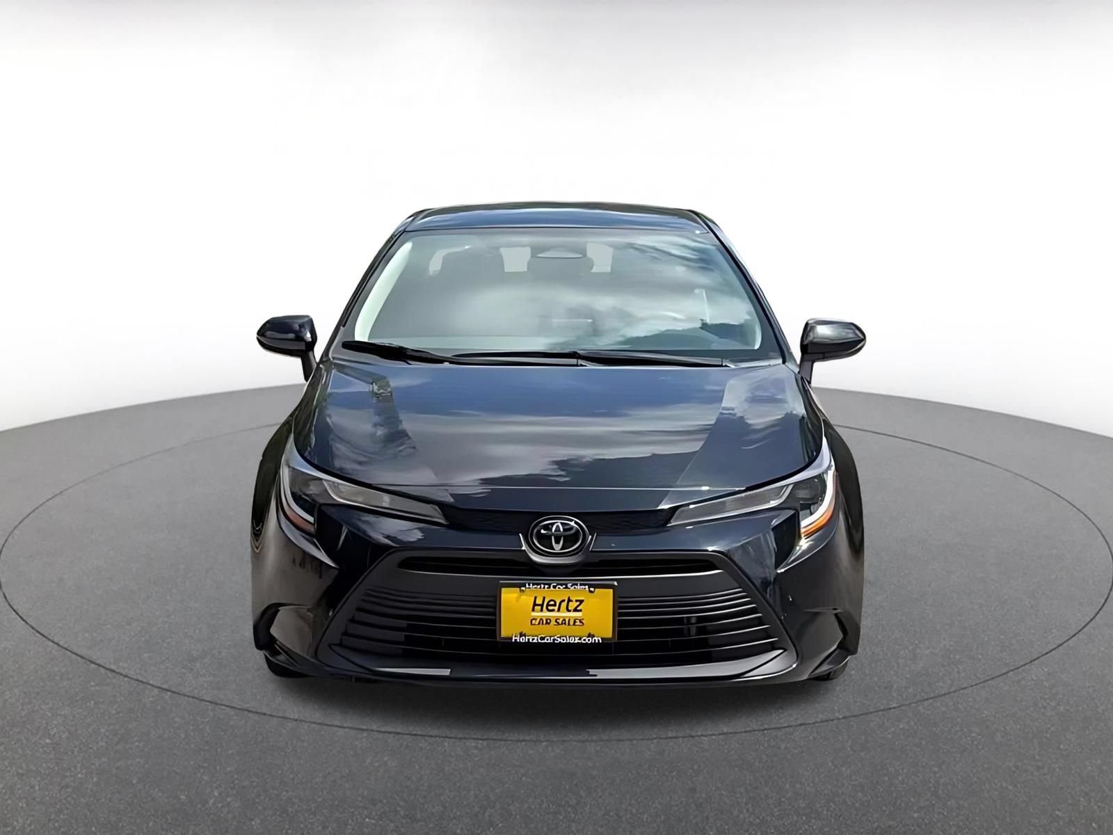 Used 2025 Toyota Corolla LE FWD image 4
