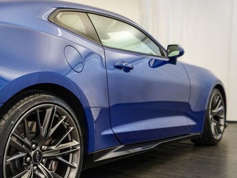Used 2022 Chevrolet Camaro ZL1 RWD image 29