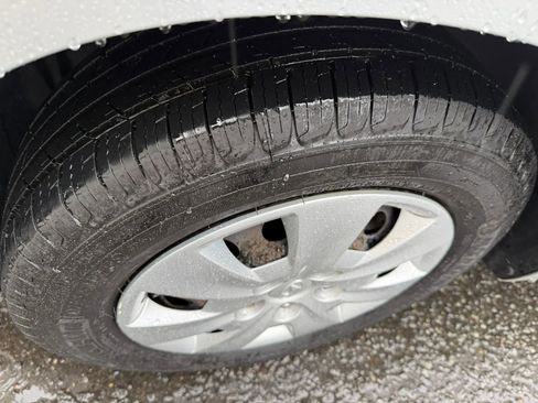 Used 2010 Hyundai Elantra GLS FWD image 30