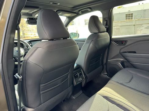 Used 2026 Subaru Forester Premium AWD/4WD image 12