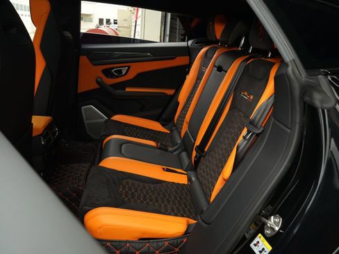 Used 2022 Lamborghini Urus image 24