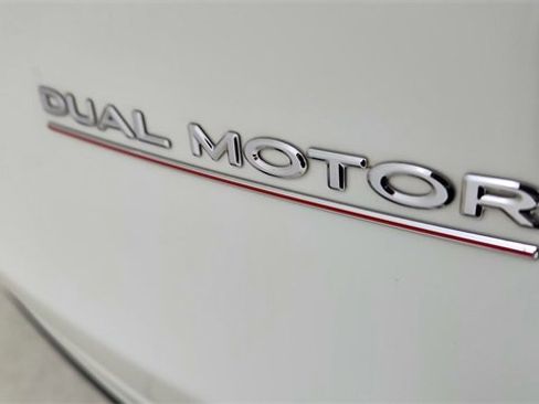 Used 2023 Tesla Model Y Performance image 17