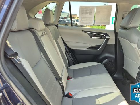 Used 2021 Toyota RAV4 XLE Premium image 52