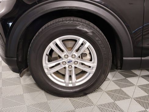 Used 2023 Ford Explorer XLT w/ Equipment Group 202A image 18