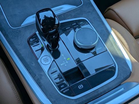 Certified 2022 BMW X5 xDrive40i w/ M Sport Package image 12