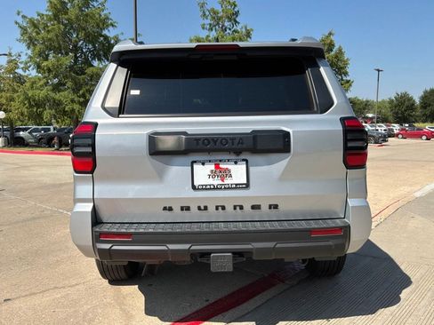 Used 2025 Toyota 4Runner SR5 RWD image 7