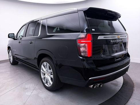 Used 2024 Chevrolet Suburban High Country AWD/4WD image 31