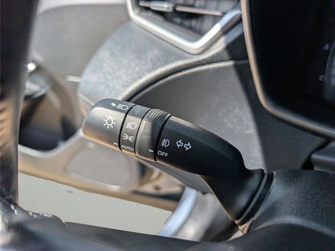 Used 2024 Toyota Corolla Cross XLE w/ Convenience Package image 28