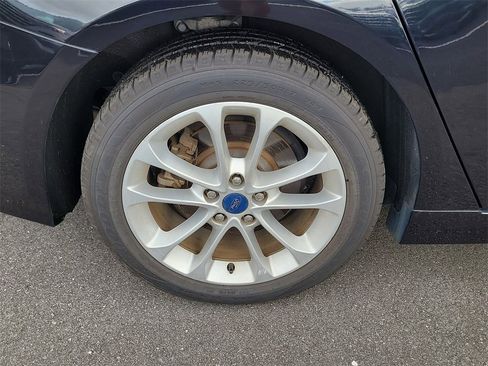 Certified 2019 Ford Fusion SE image 5