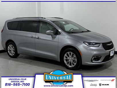 Used 2021 Chrysler Pacifica Touring-L