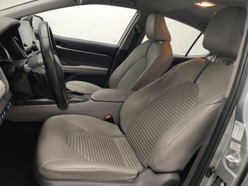 Used 2021 Toyota Camry SE FWD image 17