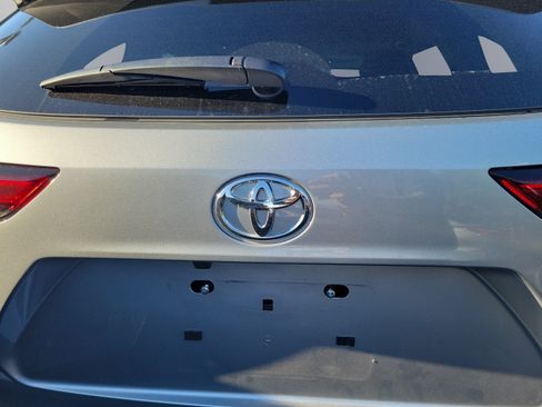 Used 2023 Toyota Highlander XLE FWD image 22