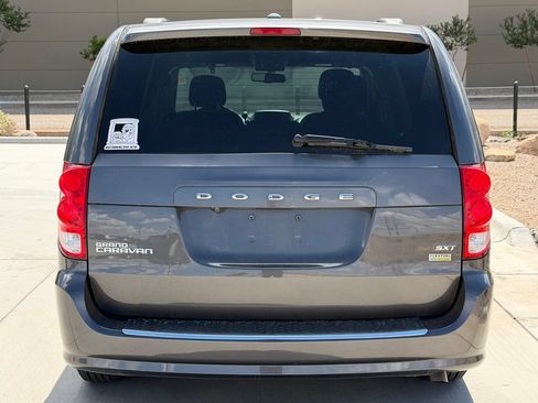 Used 2018 Dodge Grand Caravan SXT FWD image 6