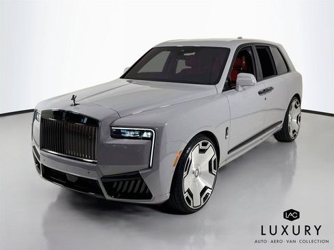 Used 2025 Rolls-Royce Cullinan Black Badge AWD/4WD image 4