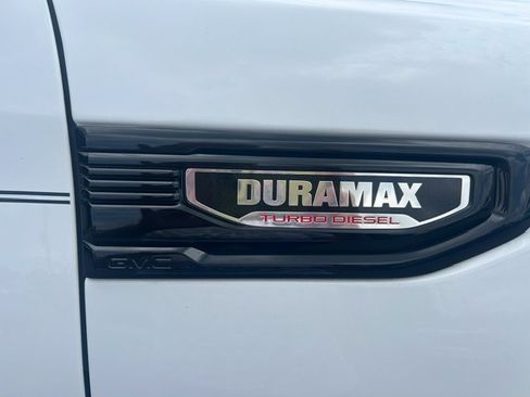 Used 2023 GMC Sierra 1500 Elevation w/ X31 Off-Road Package AWD/4WD image 8