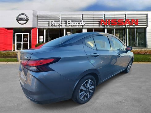 Used 2023 Nissan Versa SV image 5