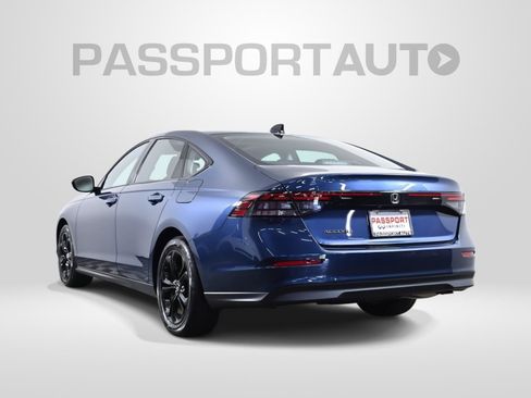 Used 2025 Honda Accord SE image 4