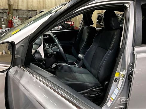 Used 2016 Toyota RAV4 XLE image 8