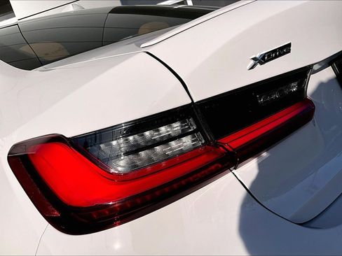 Used 2025 BMW 330i xDrive 330i xDrive image 29