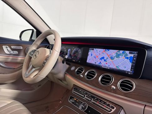 Used 2020 Mercedes-Benz E 450 4MATIC Wagon w/ Premium Package image 9