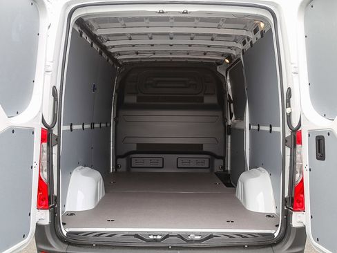 New 2024 Mercedes-Benz Sprinter 144 Cargo image 23