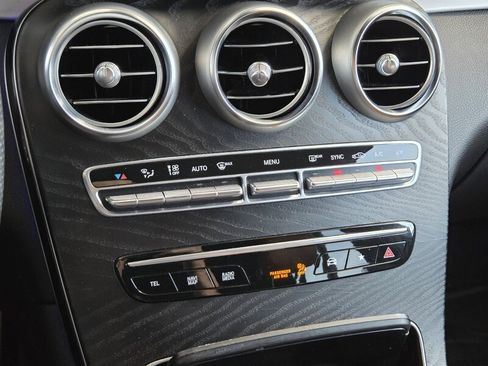 Certified 2022 Mercedes-Benz GLC 43 AMG 4MATIC image 31