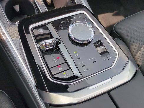 New 2025 BMW 740i xDrive AWD/4WD image 35